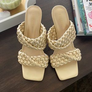 Gold mule heels ~ 7.5